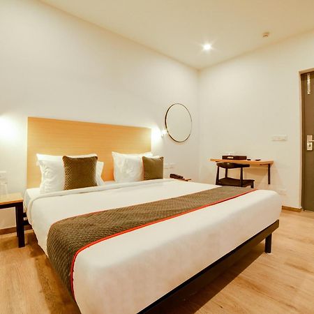 Super Townhouse Hosur Main Road Bommanahalli Near Gopalan Innovation Mall Bangalore Exterior photo